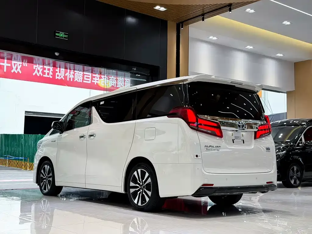 Toyota Alphard 2023 из CN, фото 9