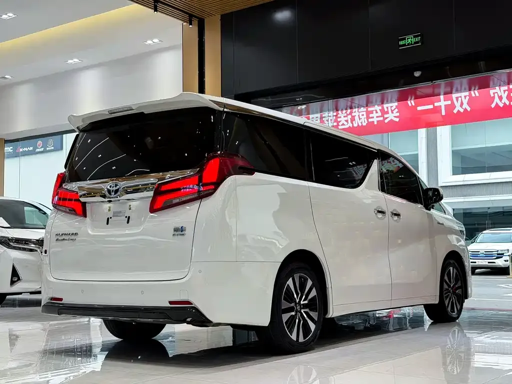 Toyota Alphard 2023 из CN, фото 5