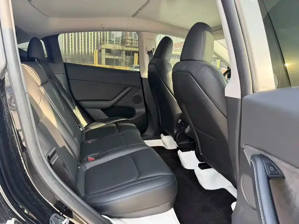 Tesla Model Y 2024 из CN, фото 3