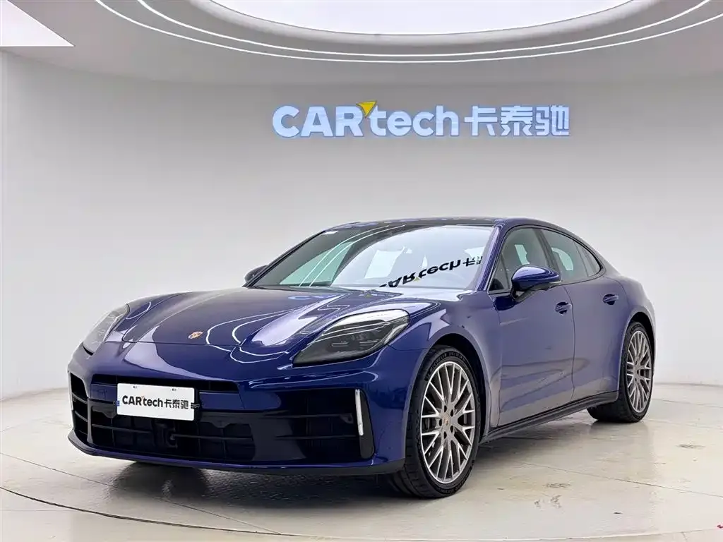 Porsche Panamera — фото 1