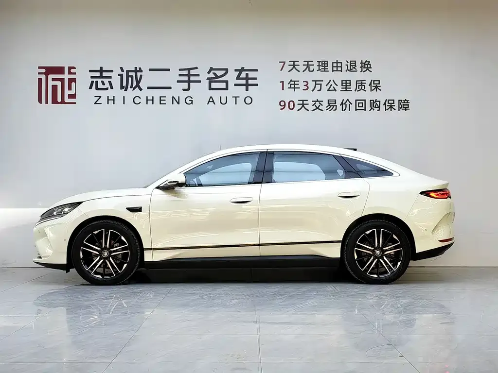 BYD Qin L — фото 10