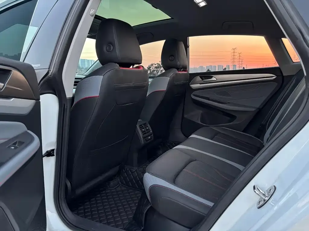 Volkswagen Lamando 2024 из CN, фото 3