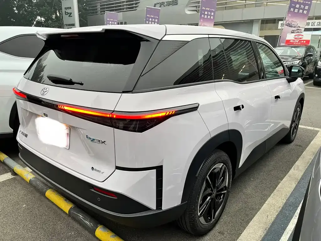 Toyota Platinum 3X 2025 из CN, фото 10