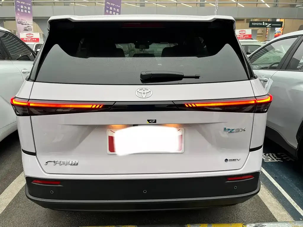 Toyota Platinum 3X 2025 из CN, фото 3