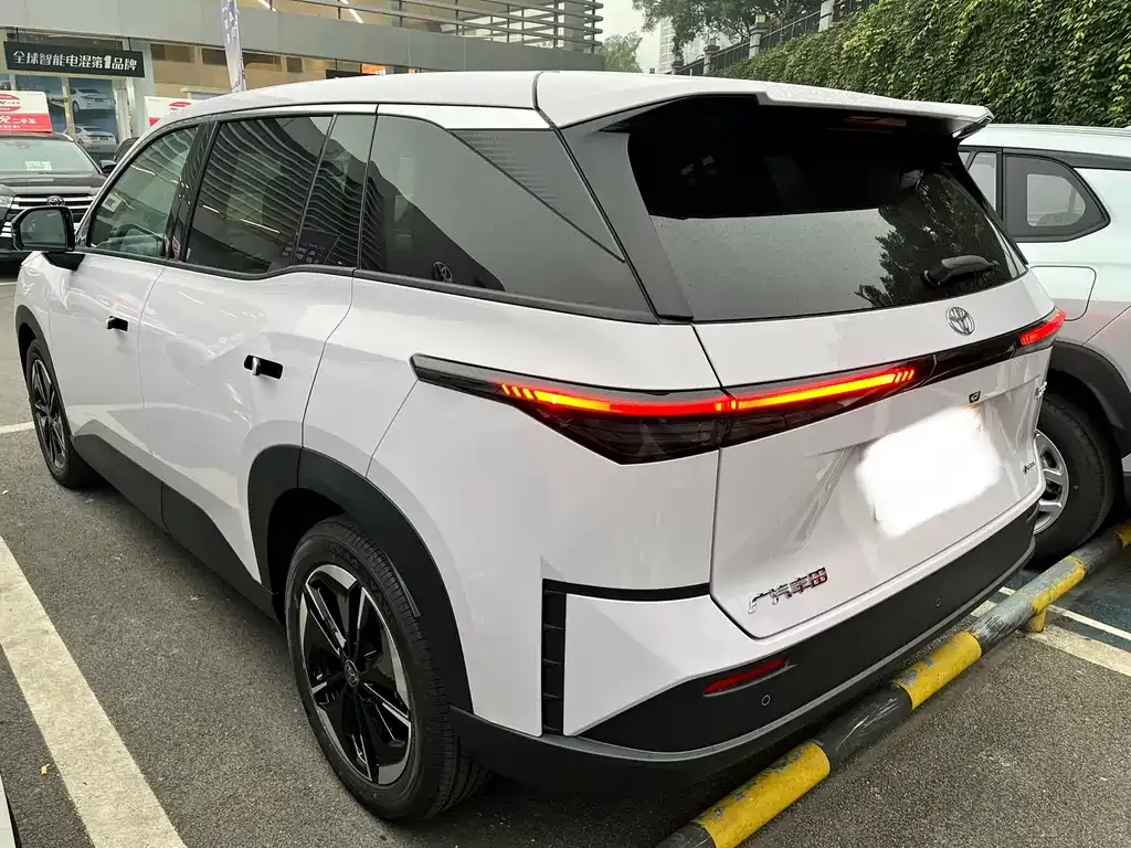 Toyota Platinum 3X 2025 из CN, фото 9