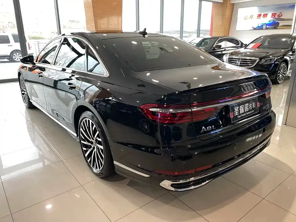 Audi A8 2022 из CN, фото 4