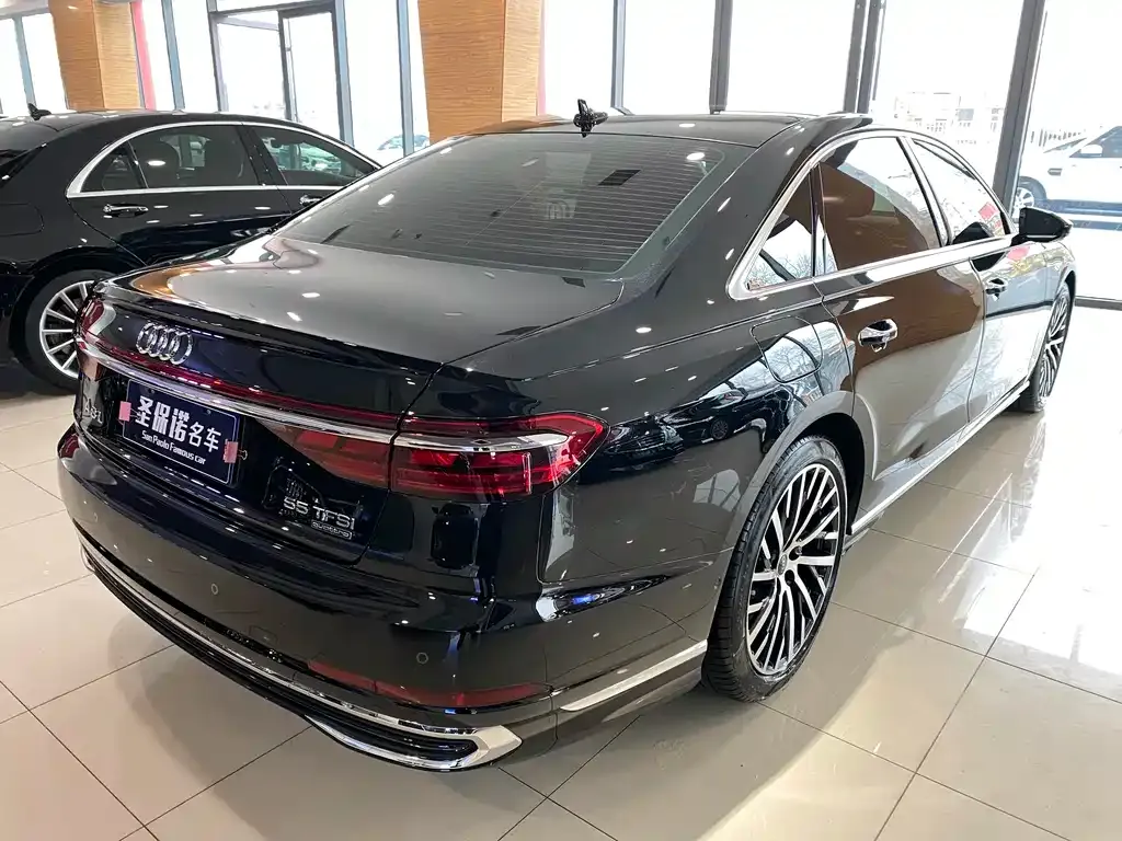 Audi A8 2022 из CN, фото 7