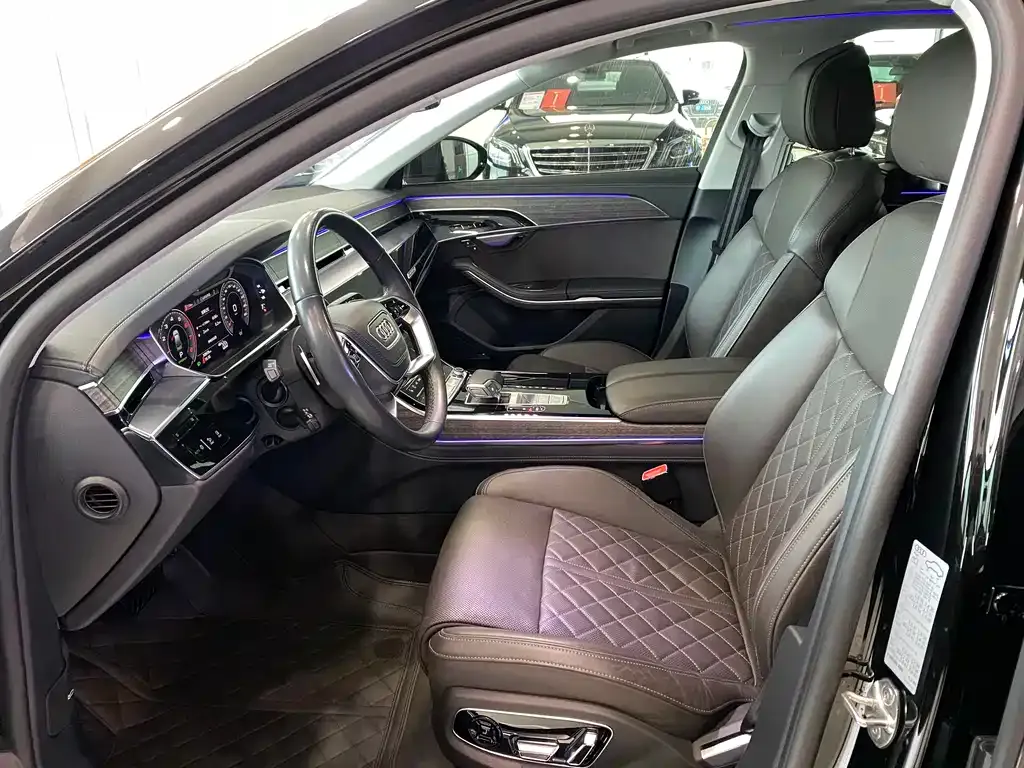 Audi A8 2022 из CN, фото 10