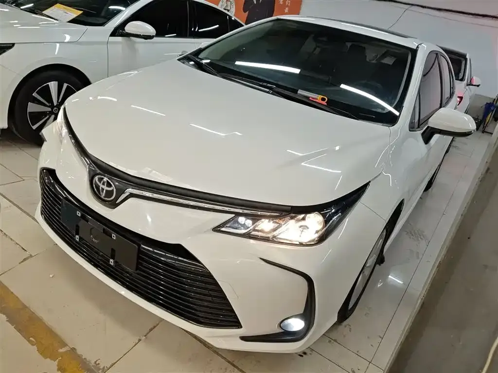 Toyota Corolla 2023 из CN, фото 1
