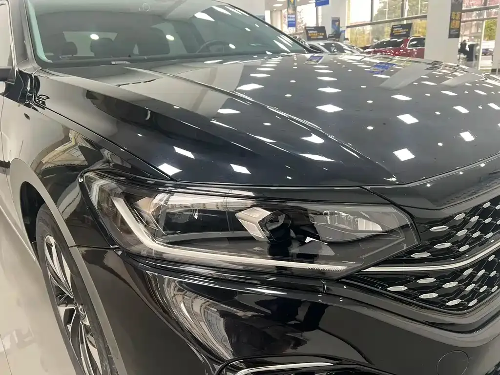 Volkswagen Passat 2023 из CN, фото 7