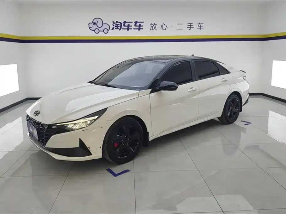 Hyundai Elantra 2023 из CN, фото 1