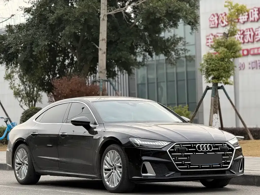 Audi A7L — фото 10