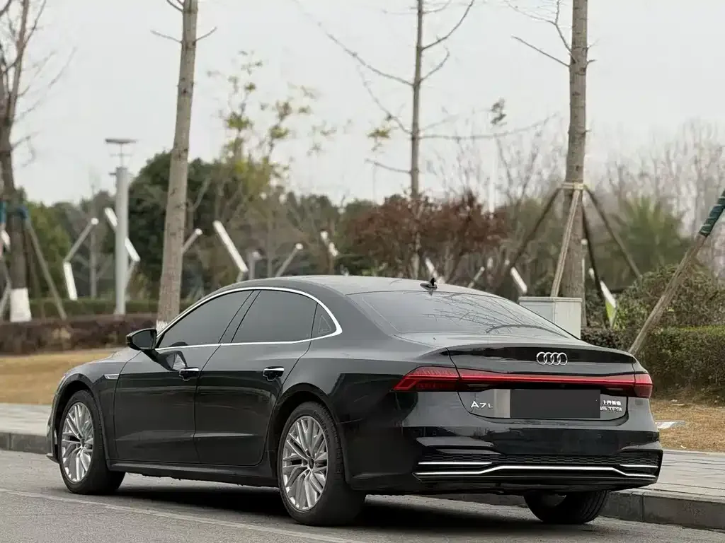 Audi A7L — фото 6