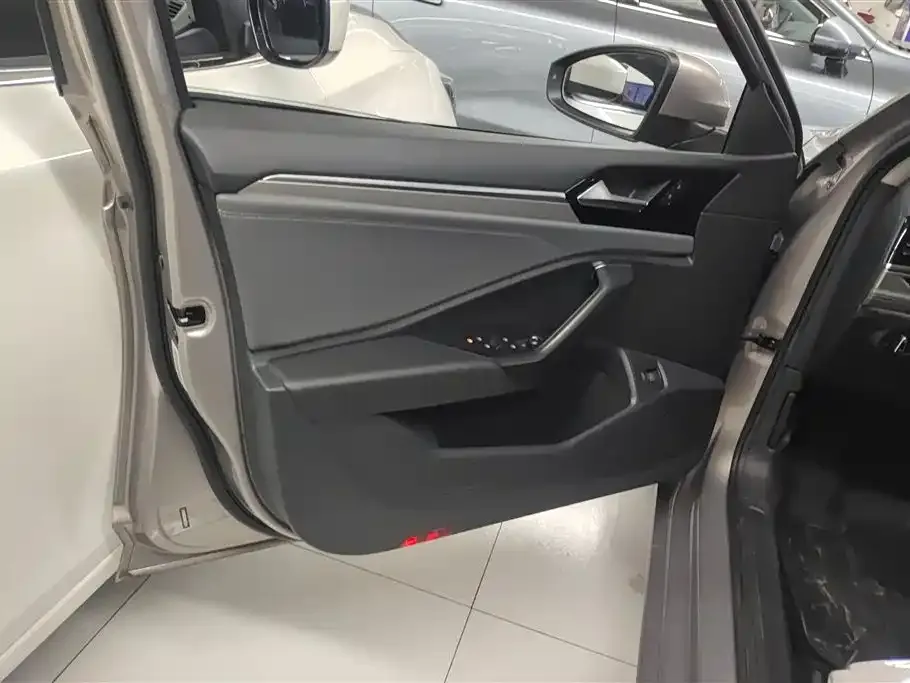Volkswagen Sagitar 2021 из CN, фото 5