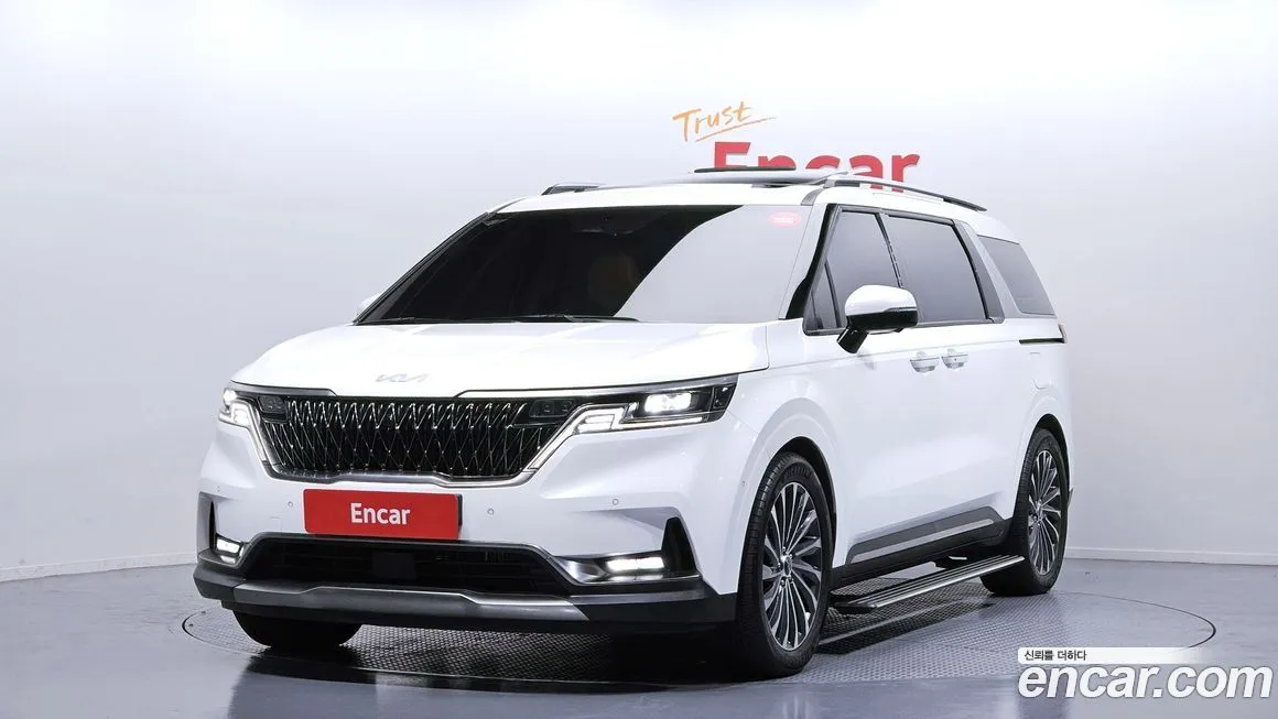Kia Carnival — фото 1