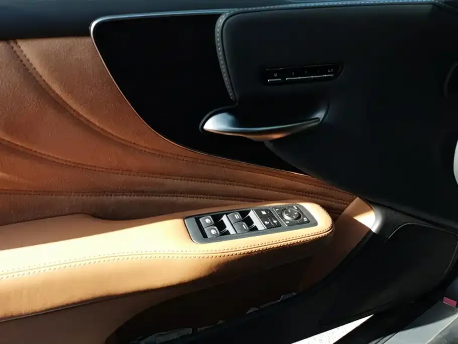 Lexus LS 2023 из CN, фото 2