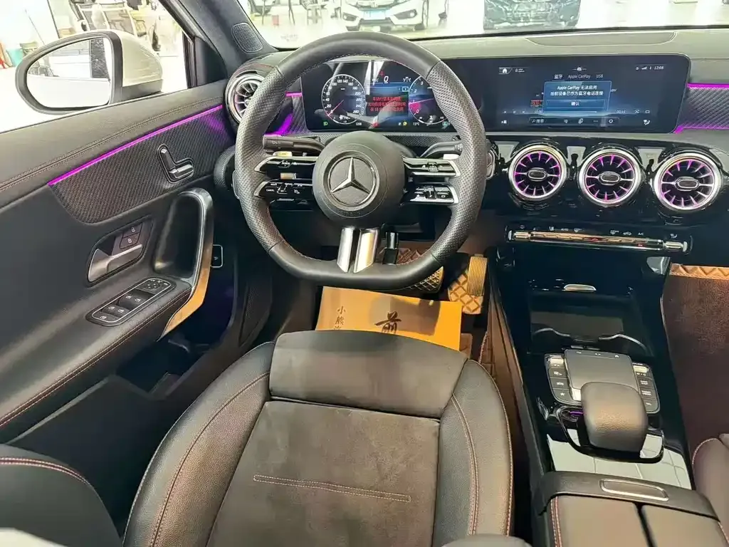 Mercedes-Benz A-Class 2023 из CN, фото 7