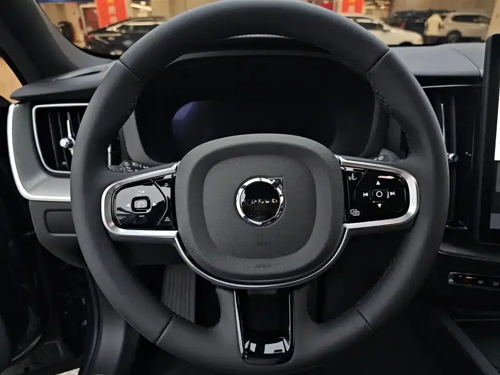 Volvo XC60 2026 из CN, фото 3