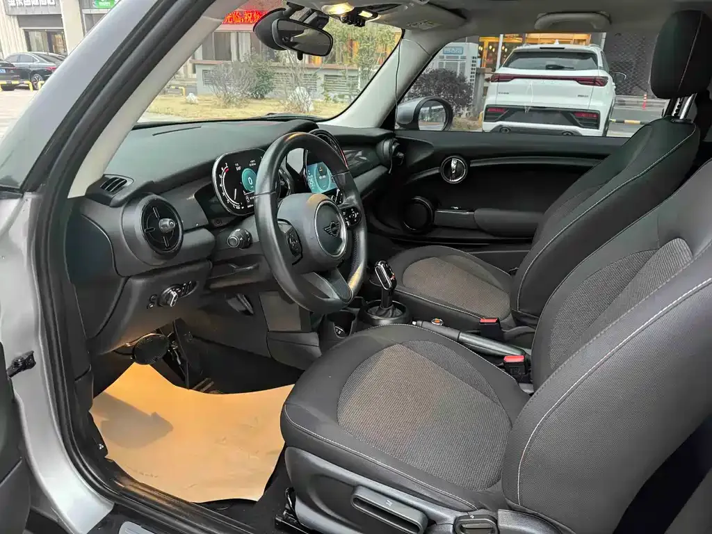 MINI Cooper (3-door) 2024 из CN, фото 8