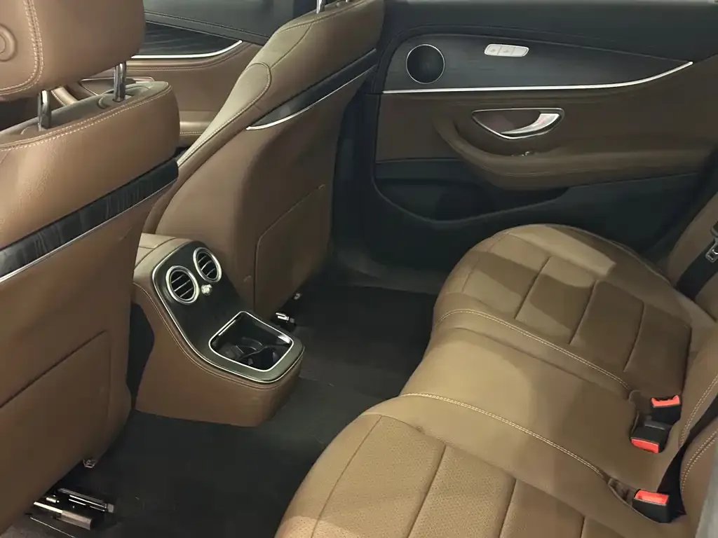Mercedes-Benz E-Class 2024 из CN, фото 4