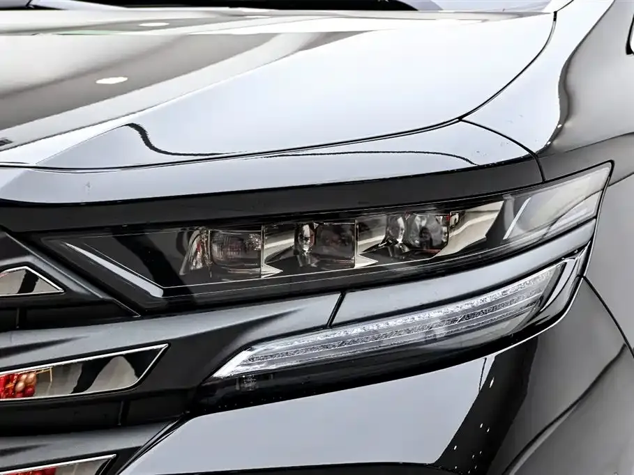 Toyota Vellfire — фото 10