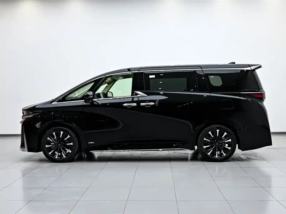 Toyota Vellfire — фото 8