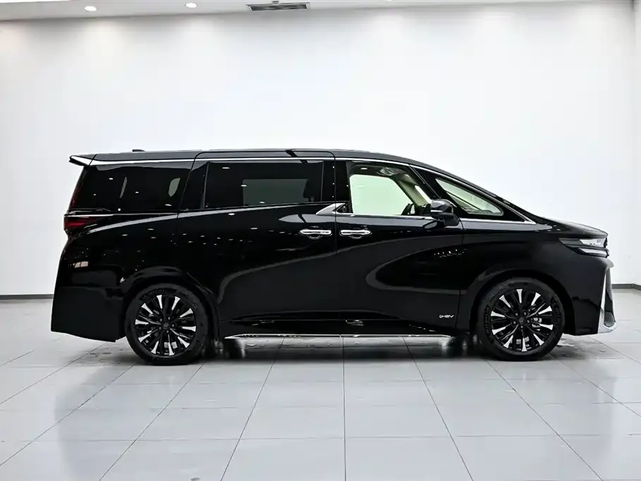 Toyota Vellfire — фото 7