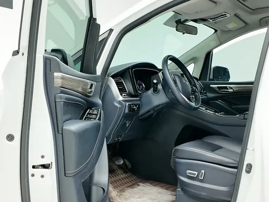 GAC Motor Trumpchi M8 — фото 8