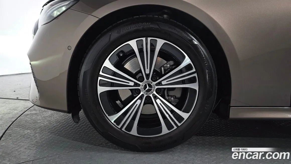 Mercedes-Benz E-Class 2025 из KR, фото 4