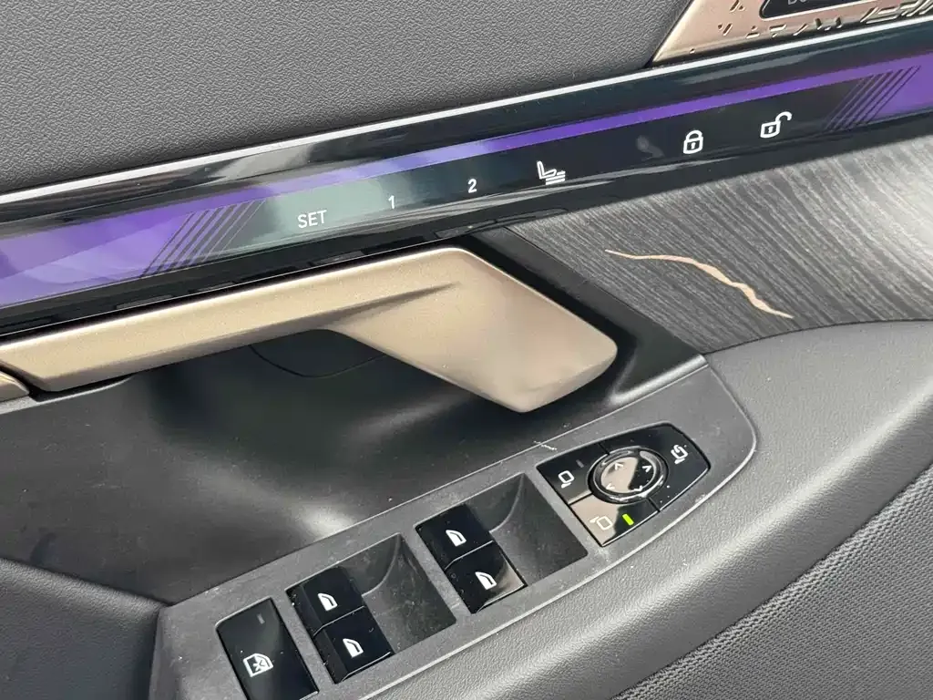 BMW 5 Series 2024 из CN, фото 4