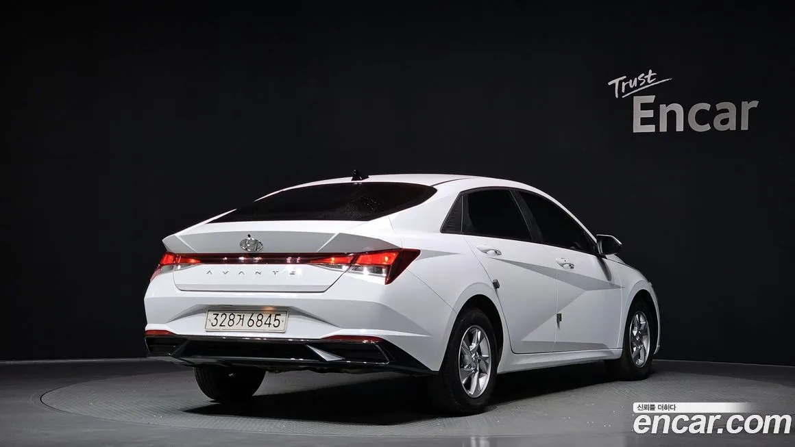 Hyundai AVANTE — фото 3