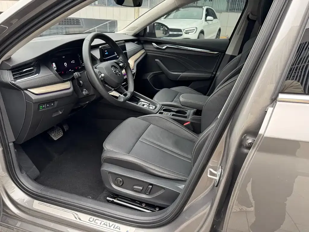 Skoda Octavia 2022 из CN, фото 9