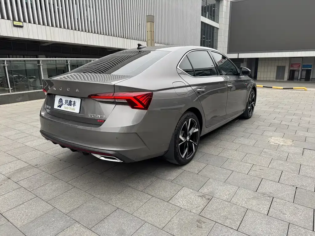 Skoda Octavia 2022 из CN, фото 5