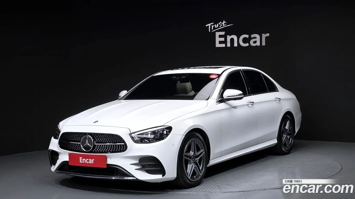 Mercedes-Benz E-Class — фото 1