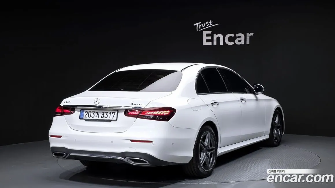 Mercedes-Benz E-Class — фото 4