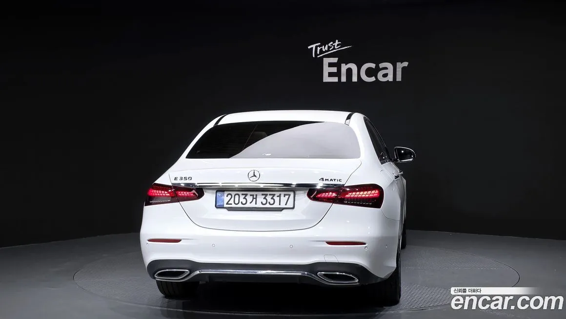 Mercedes-Benz E-Class — фото 2