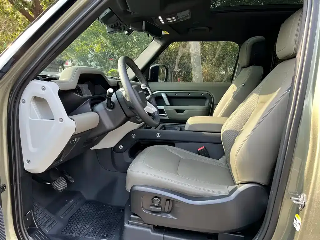 Land Rover Defender 2023 из CN, фото 2