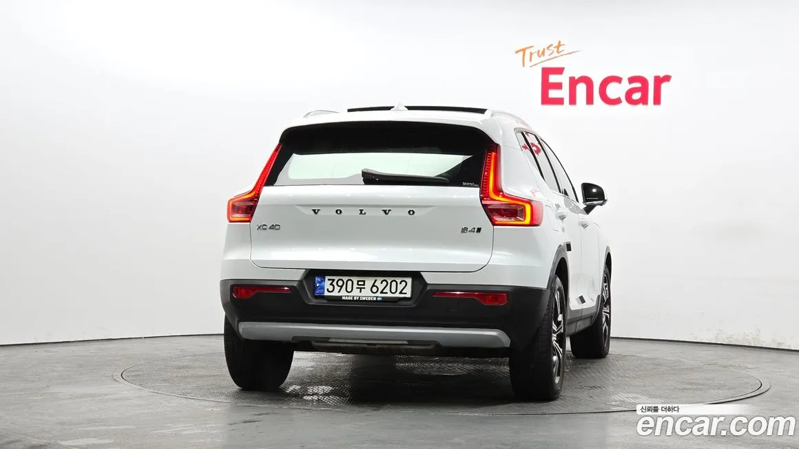 Volvo XC40 — фото 2
