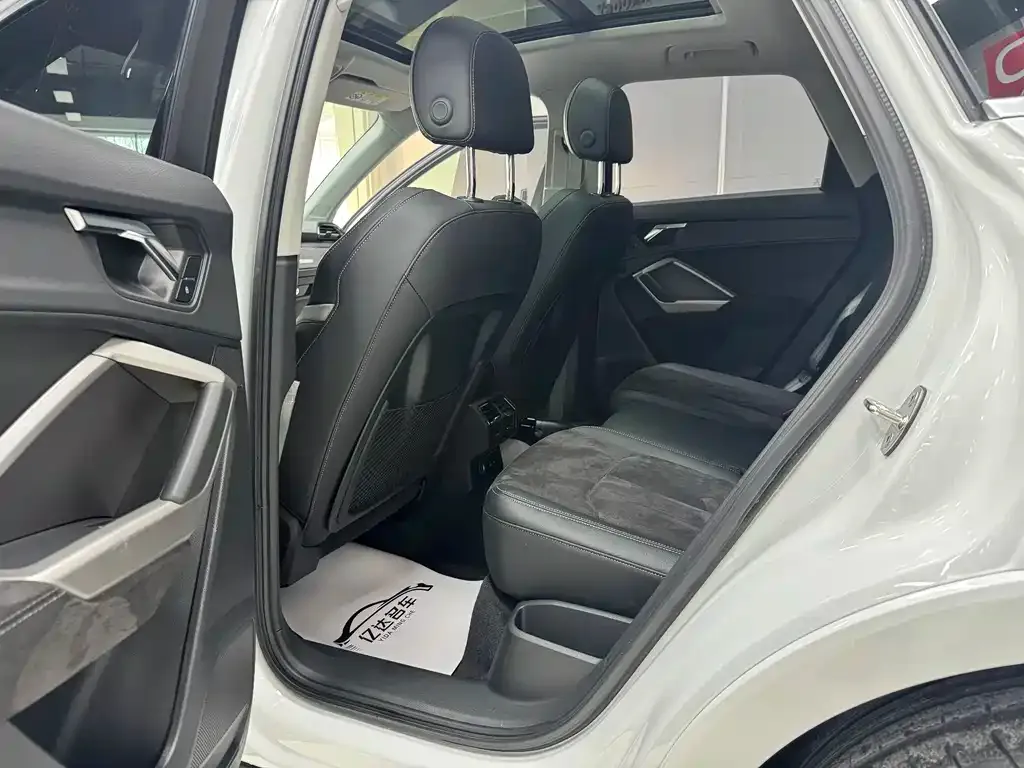Audi Q3 2021 из CN, фото 9