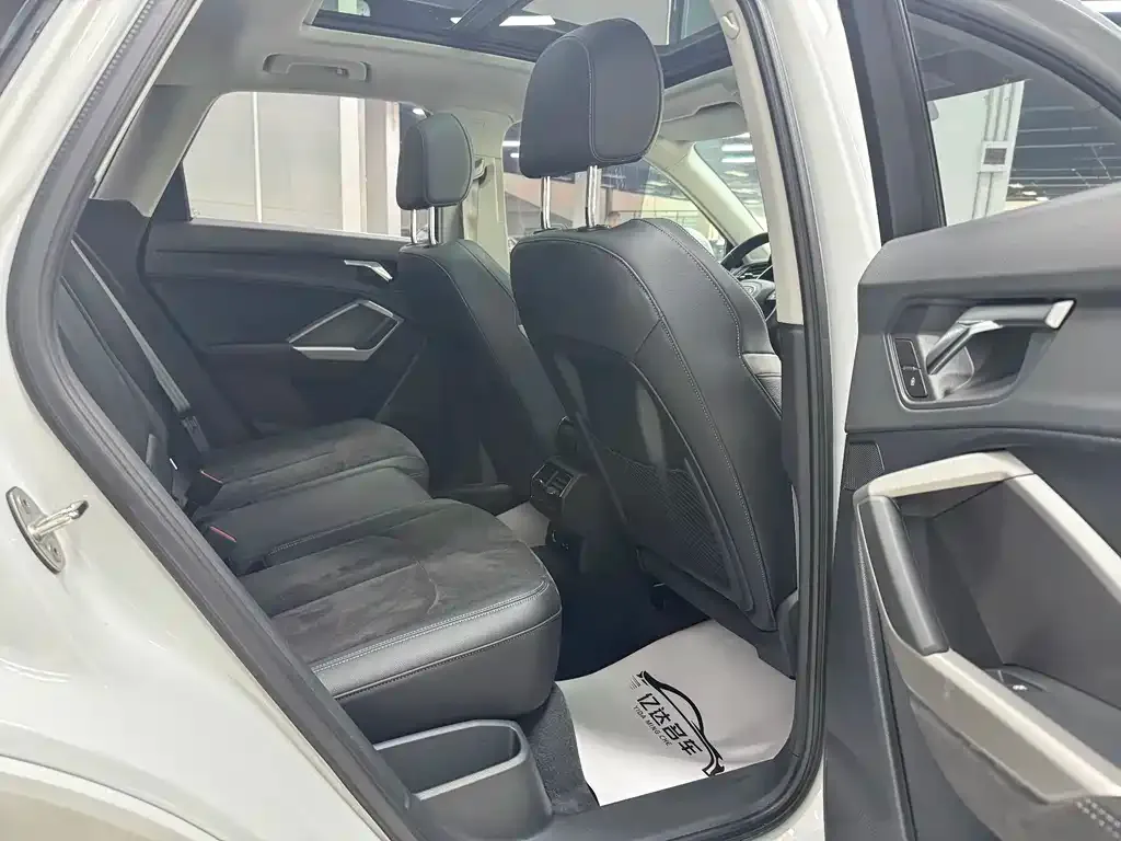 Audi Q3 2021 из CN, фото 3