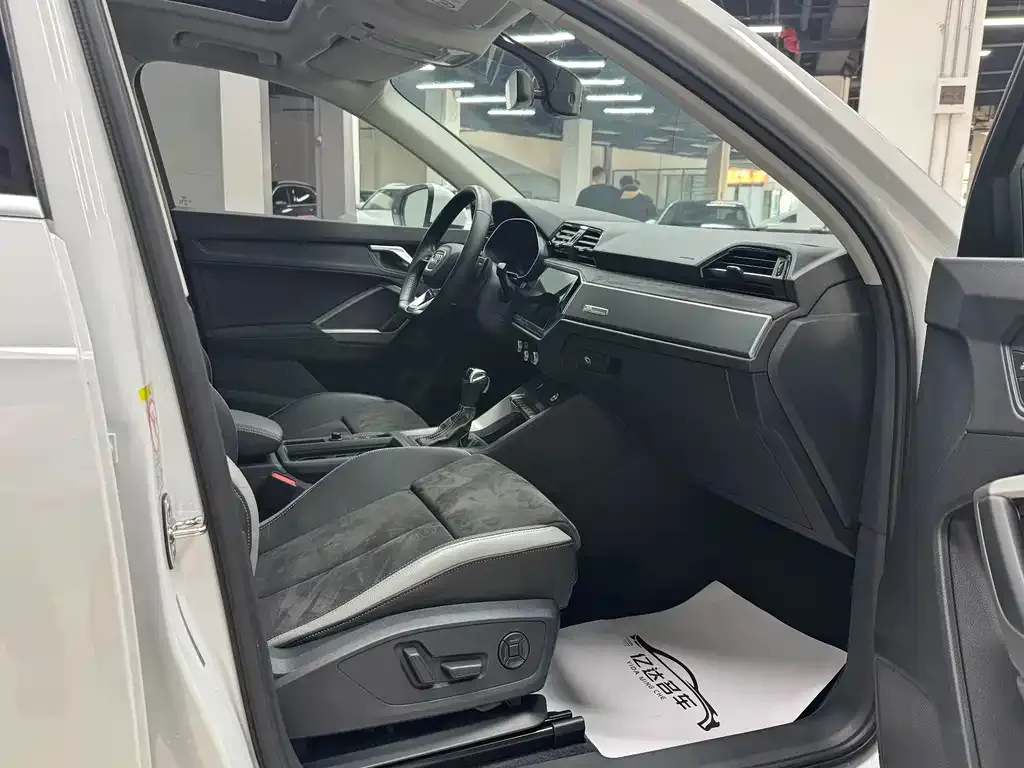 Audi Q3 2021 из CN, фото 8