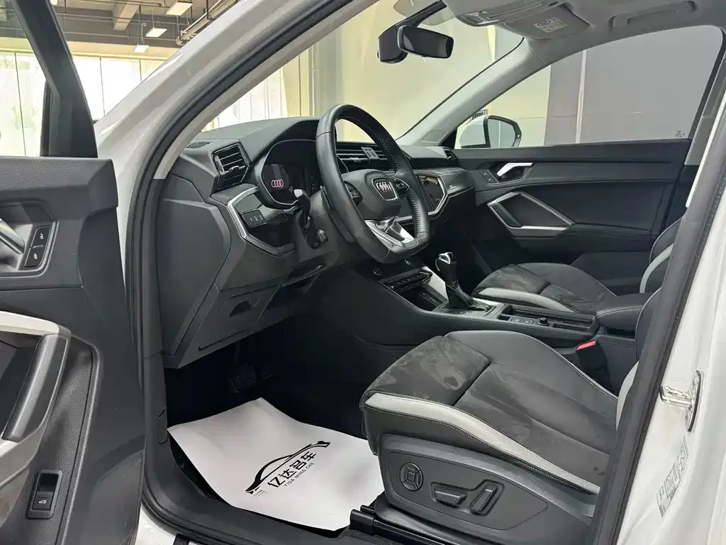 Audi Q3 2021 из CN, фото 10