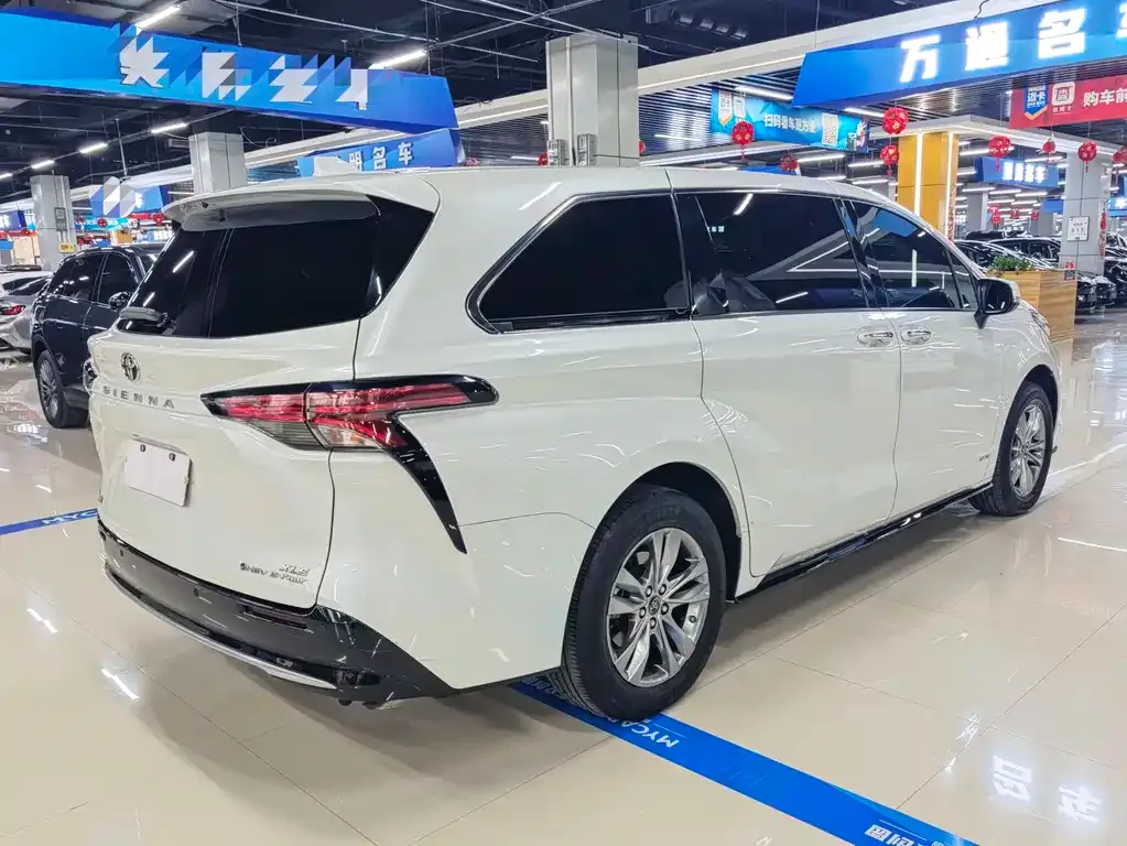 Toyota Sienna 2024 из CN, фото 9