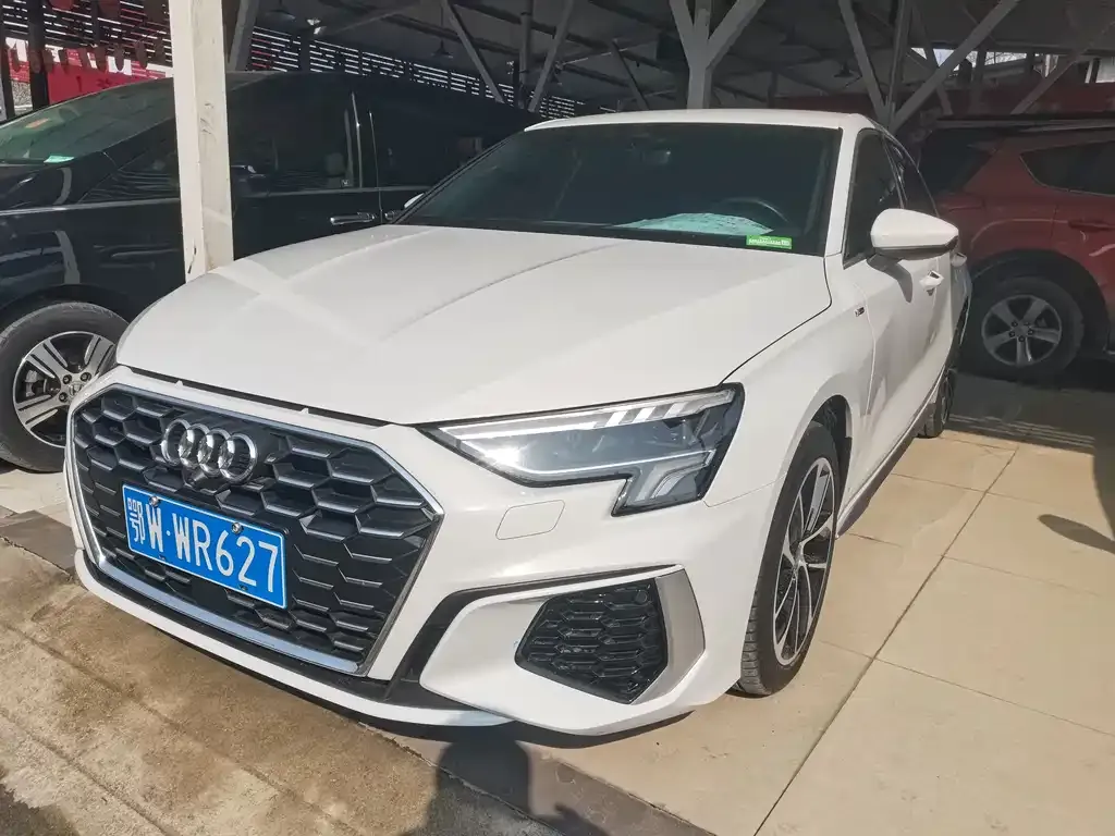 Audi A3 2023 из CN, фото 1