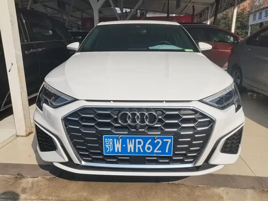 Audi A3 2023 из CN, фото 4