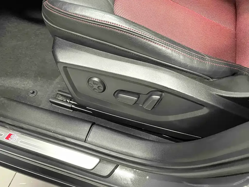 Audi Q2L 2021 из CN, фото 6