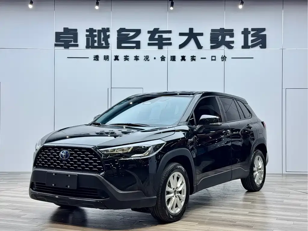 Toyota Corolla Cross 2024 из CN, фото 1