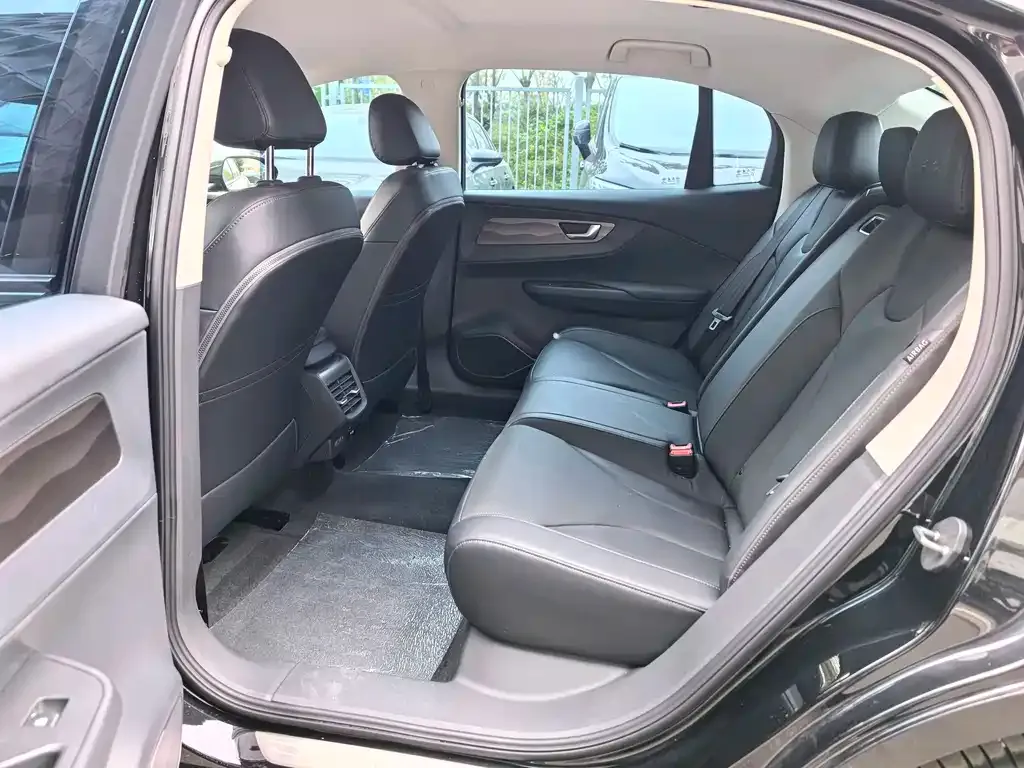 Hongqi E-QM5 2023 из CN, фото 3