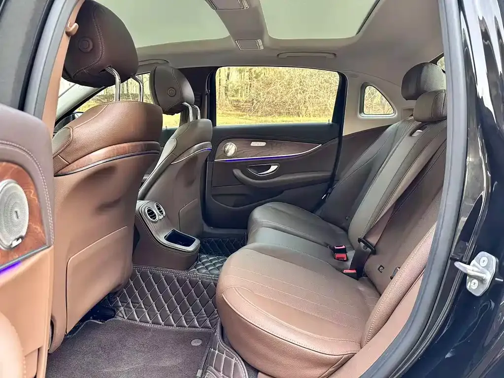 Mercedes-Benz E-Class — фото 6
