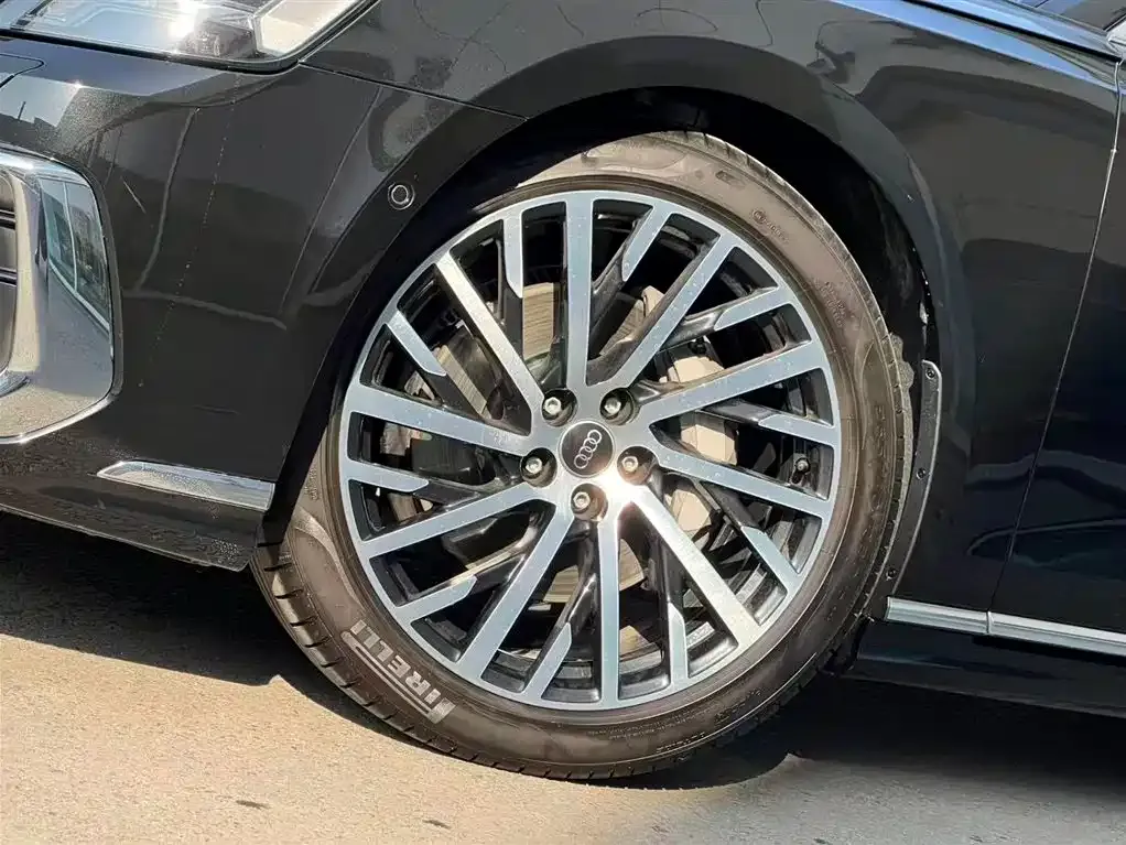 Audi A8 2025 из CN, фото 7